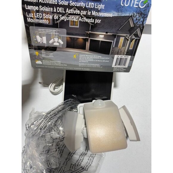 Lutec 2500 Lumen LED Motion Activated Solar Security Light White - Picture 3 of 6